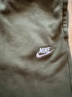 Dresy oliwkowe NIKE
