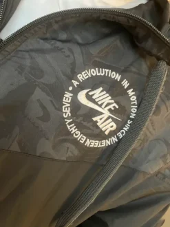 Dwustronna kurtka Nike Air – rozmiar M