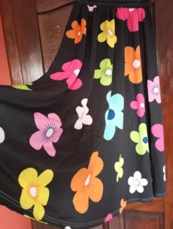 Efektowną spódnica maxi w kwiaty