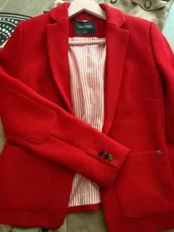 Elegancka czerwona marynarka 34 top secret