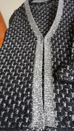 Elegancki sweterek czarno srebrny S