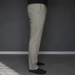 Eleganckie spodnie Hugo Boss 98% wełna r. 52 kratka