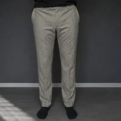 Eleganckie spodnie Hugo Boss 98% wełna r. 52 kratka