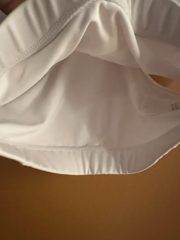 Ellesse top