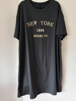 En oversize T-shirt klänning