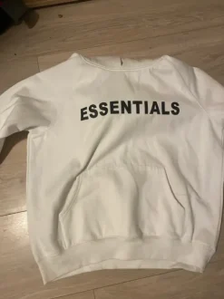 Essential hoodie
