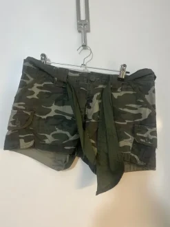Eve of Eden military shorts size S
