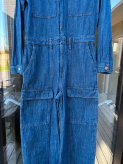 Flot denim buksedragt