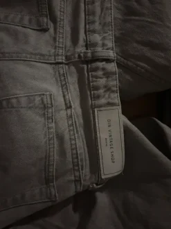 Grå jeans