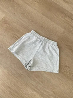 Grå shorts fra H&M 🩶