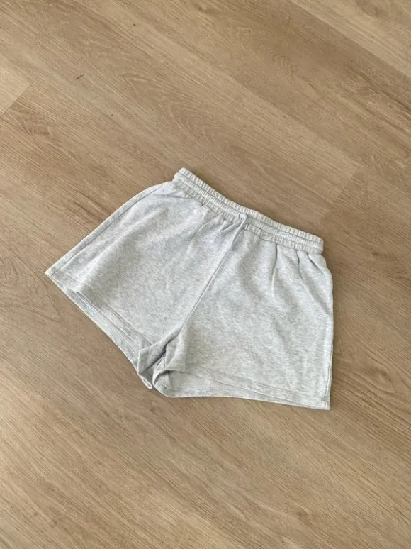 Grå shorts fra H&M 🩶