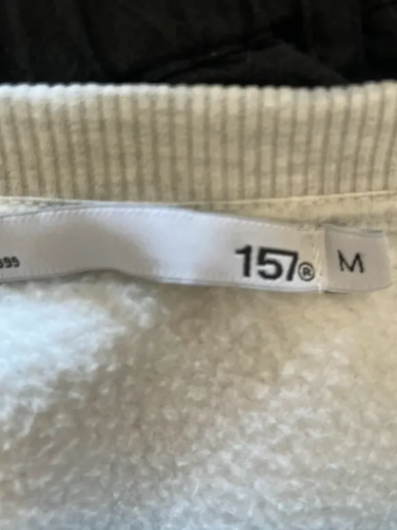 Grå sweatshirt