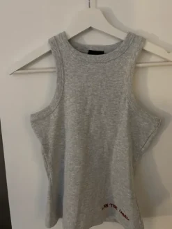 Grå tanktop