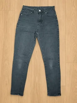 Grafitowe jeansy slim fit Shein S (196)