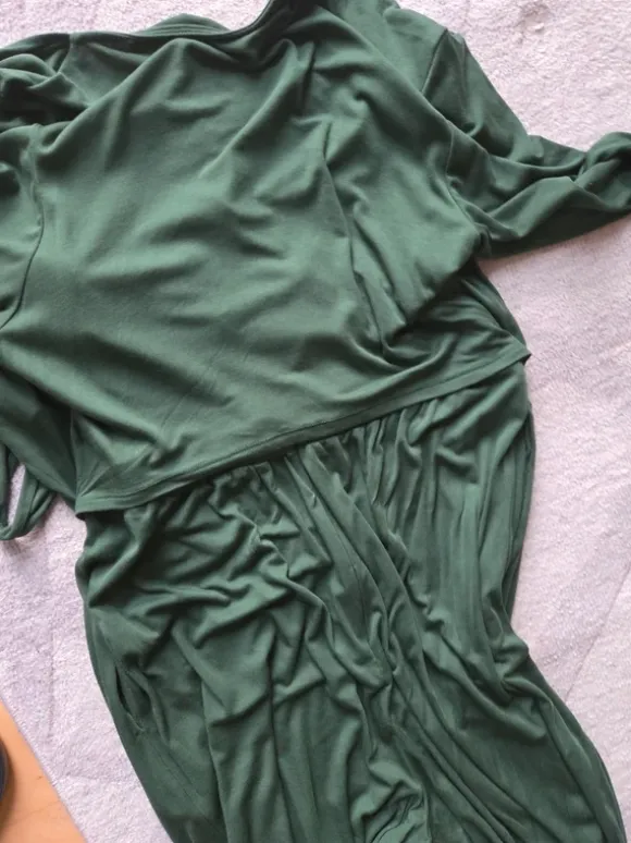 Grøn jumpsuit i str L fra Halara