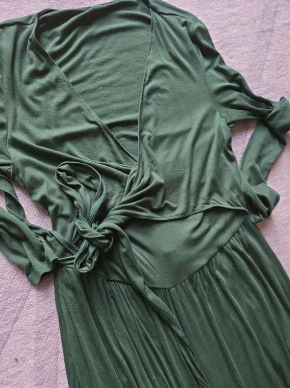 Grøn jumpsuit i str L fra Halara