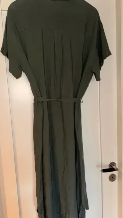 Grön skjortklänning