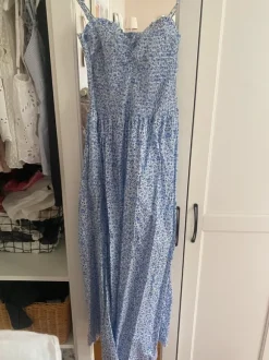 Gullig sommarklänning 🪻