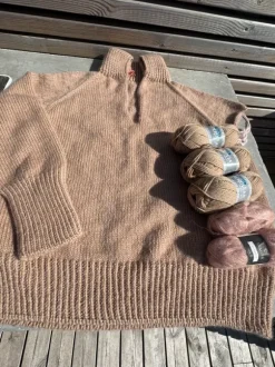 Handstickad nästan färdig Zipper sweater