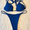Helt ny, Blå ribbad bikini – oanvänd