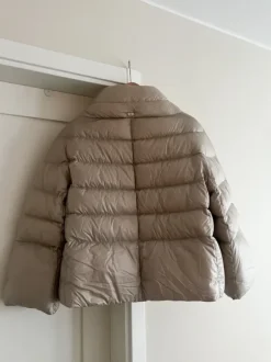 Herno pufferjacket in champagne color
