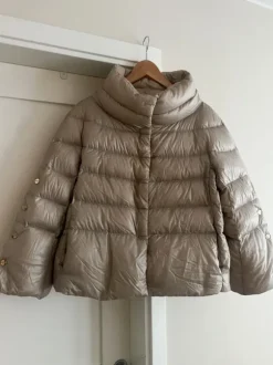 Herno pufferjacket in champagne color