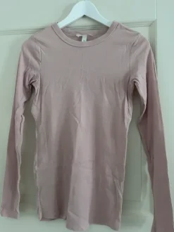 H&M äitiyspaita