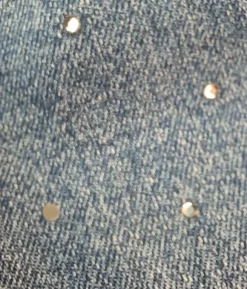 H&M jeans blå skinny ankle highwaist jeans med påsatte krystaller foran str. 31.