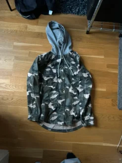 Hooded camo shirt