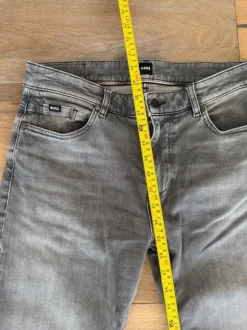 Hugo Boss Delaware jeansy slim fit szare W33 L32 denim BOSS oryginał