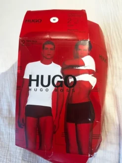 Hugs boss T-shirt medium
