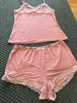 Hunkemöller Nattøj bukser og trøjer- pink sæt M