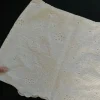 Hvid blonde nederdel