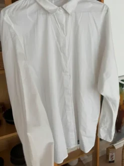 Hvid skjorte selected 38