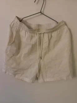 Hvide hør shorts