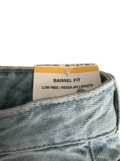 Jasnoniebieskie jeansy