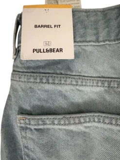 Jasnoniebieskie jeansy