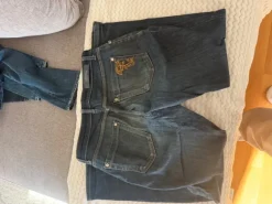 Jeans ( väldigt använda )
