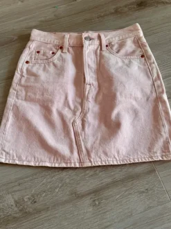 Jeansowa mini spódnica Levis rozmiar 26