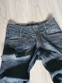 Jeansy Kon & Mon Y2K Cyber Grunge Unikatowy Pas Bootcut Vintage
