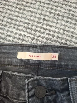 Jeansy Levi's 726 flare wysoki stan dzwony strech W29