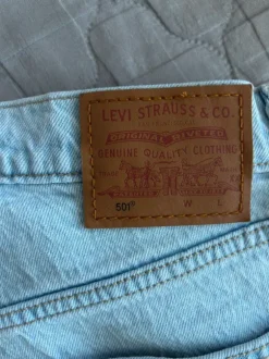 Jeansy Levi’s 501 W25 L28