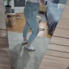 Jeansy z przetarciami Stradivarius