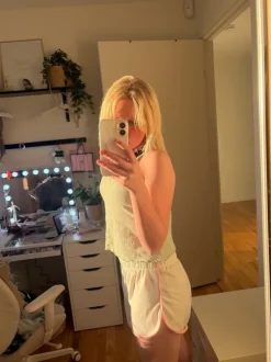 Jordgubb kortbyxor