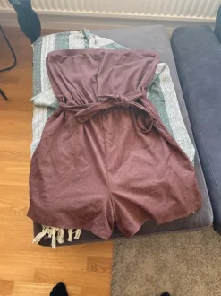 Jumpsuit med snörning