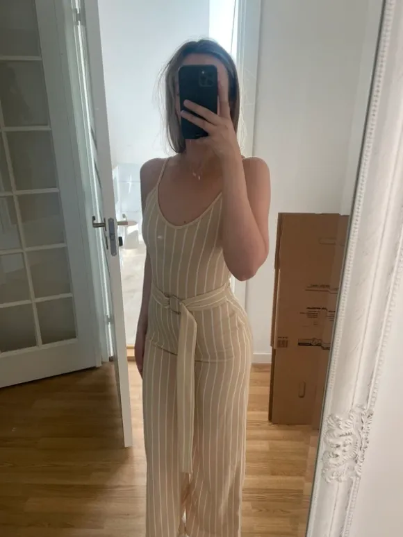 Jumpsuit prettylittlething