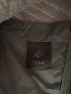 Junge tynd dunjakke