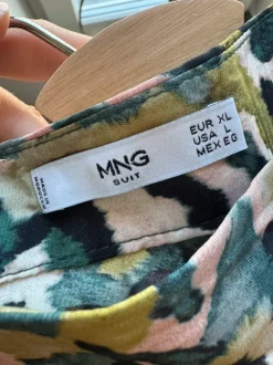 Kjol Mango storlek XL
