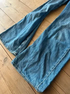 Klassiske blå og behagelige Jeans