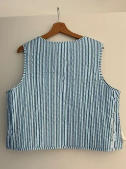 Kolorowa delikatnie pikowana kamizelka bezrękawnik w kwiaty summer vest L/XL